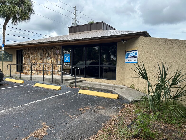 9387 Seminole Blvd, Seminole, FL for lease - Building Photo - Image 1 of 17