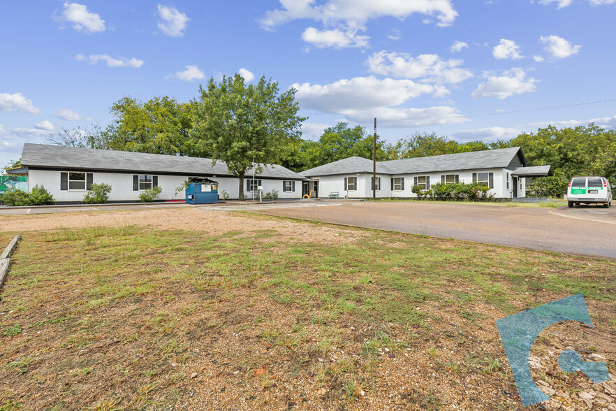 114 S 14th St, Midlothian, TX for lease - Building Photo - Image 2 of 16