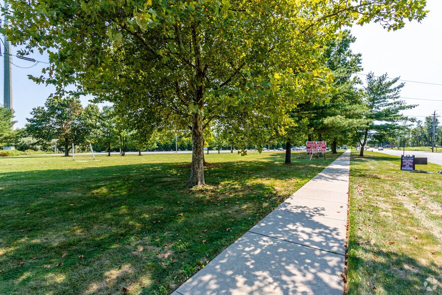 337 Applegarth Rd, Monroe Township, NJ for sale - Primary Photo - Image 1 of 1