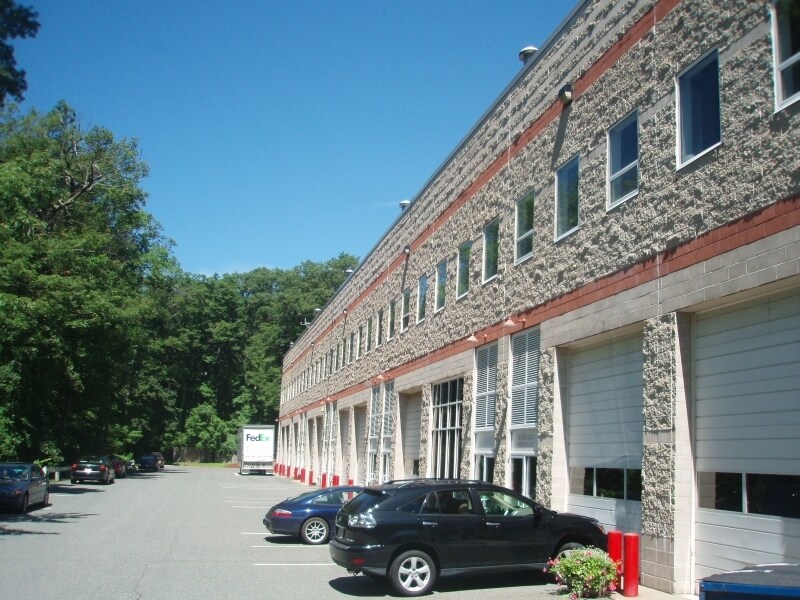 100 Ferncroft Rd, Danvers, MA 01923 Ferncroft Ind Condominiums