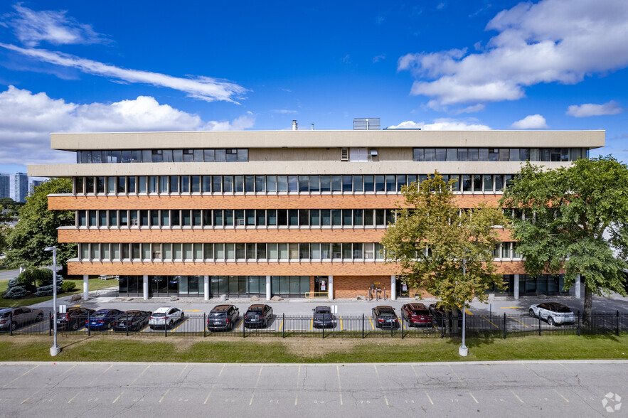 1 Valleybrook Dr, Toronto, ON for lease - Building Photo - Image 2 of 7