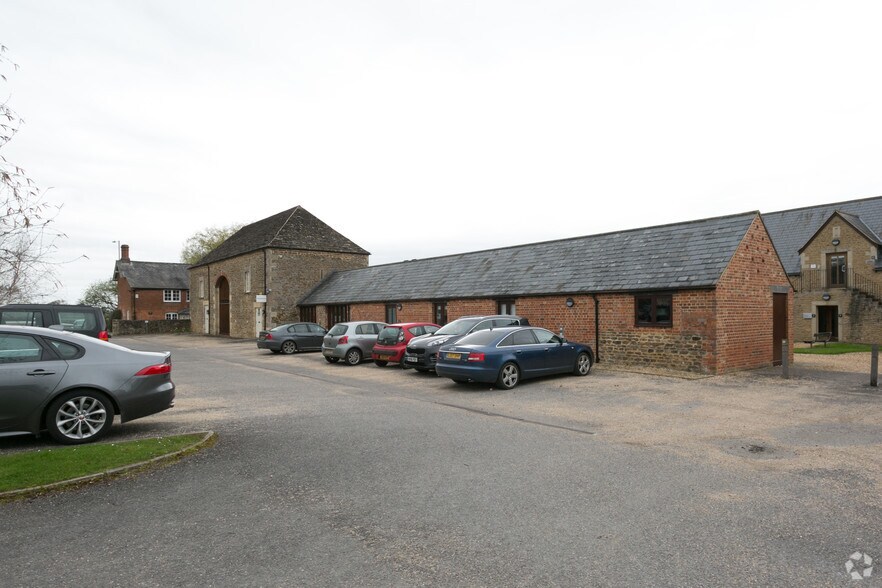 Forest Gate, Chippenham for sale - Primary Photo - Image 1 of 1