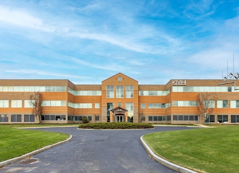 50 Enterprise Ctr, Middletown, RI for sale - Building Photo - Image 1 of 1