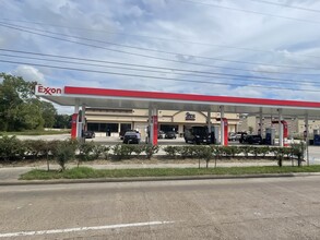 7241 Monroe Rd, Houston, TX for lease Building Photo- Image 2 of 5