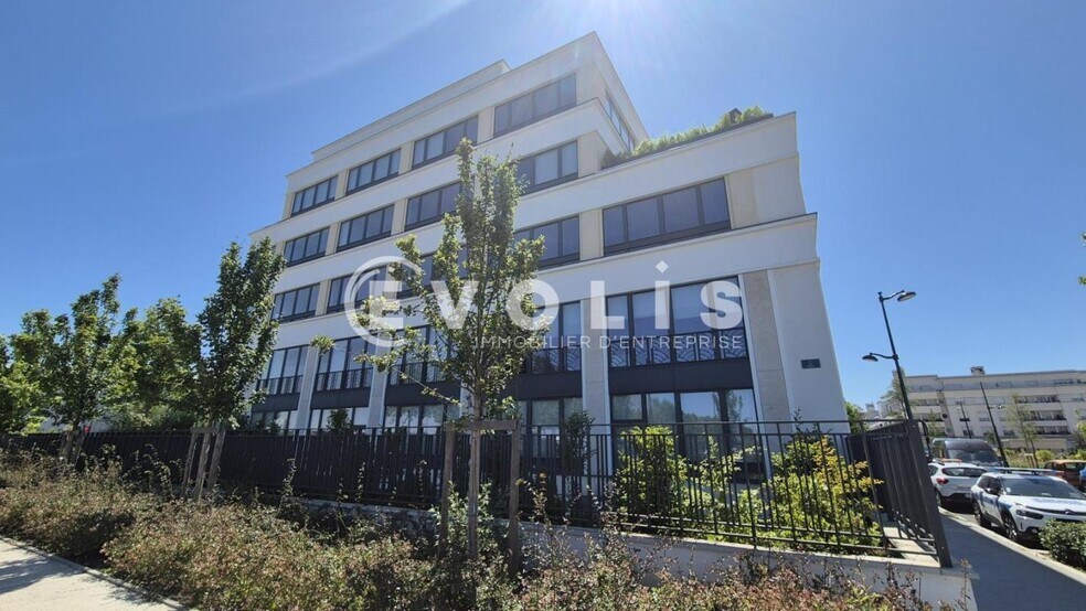 Office in Chessy for sale - Building Photo - Image 1 of 8