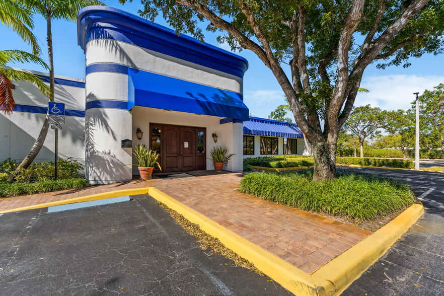 3945 W Atlantic Ave, Delray Beach, FL for sale - Building Photo - Image 1 of 1