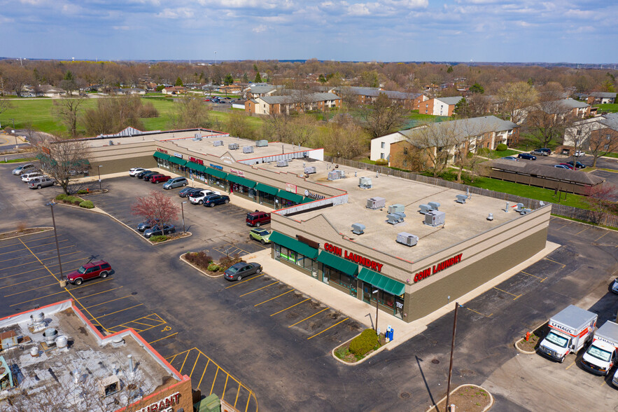 100-150 Tyler Creek Plz, Elgin, IL for lease - Building Photo - Image 1 of 4