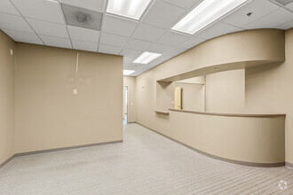 2817 S Mayhill Rd, Denton, TX for lease Interior Photo- Image 1 of 5