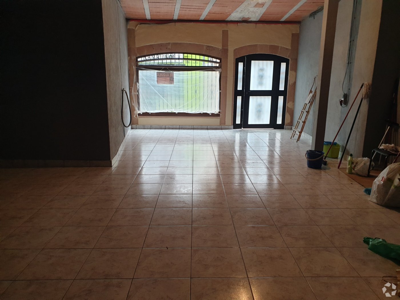 Retail in Pedrezuela, Madrid for lease Interior Photo- Image 1 of 2