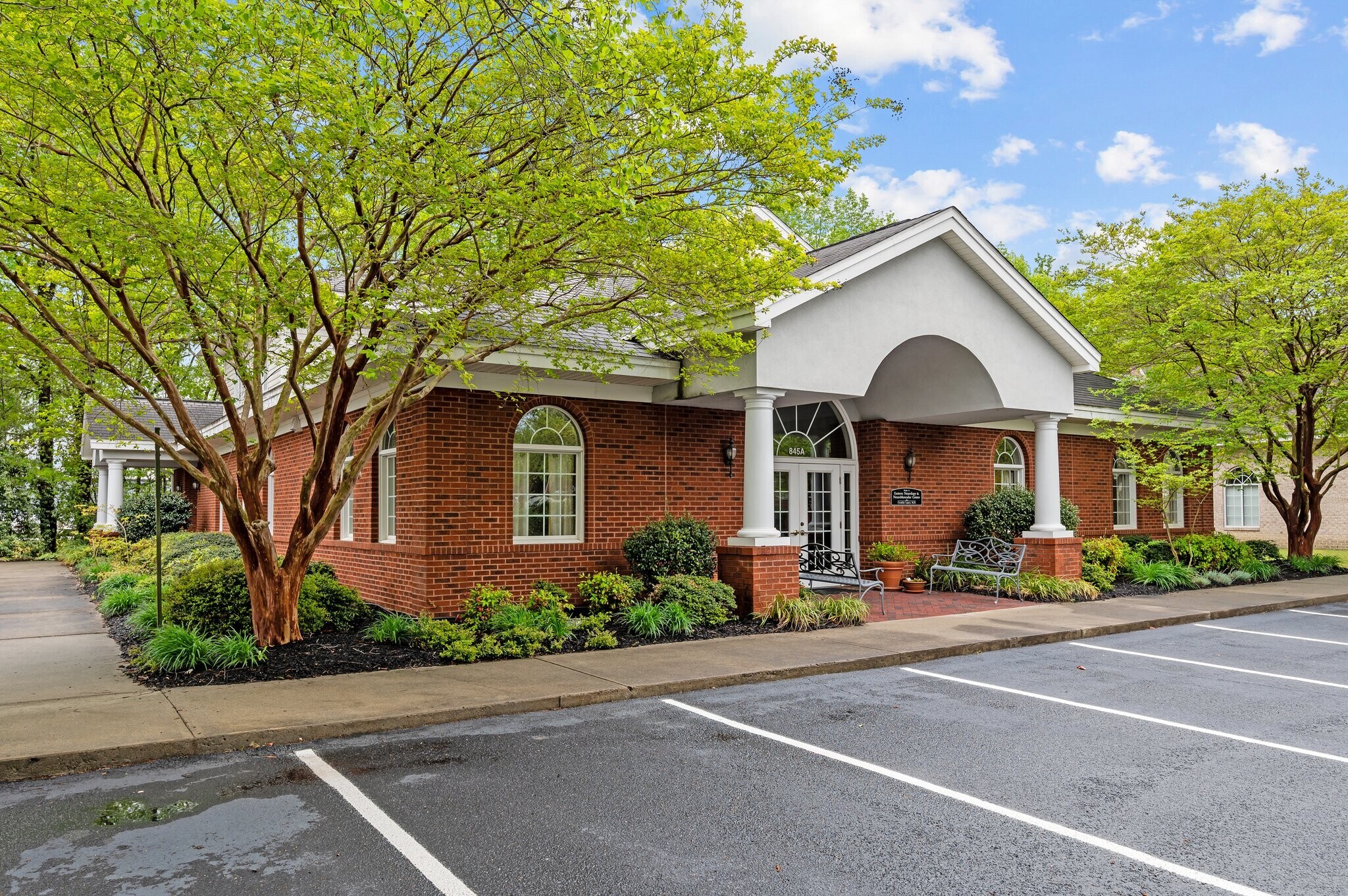 845 Johns Hopkins Dr, Greenville, NC for lease Interior Photo- Image 1 of 12