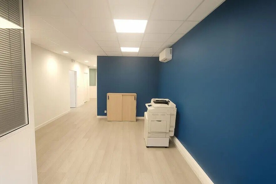 Flex in Vaulx-Milieu for sale - Interior Photo - Image 3 of 9