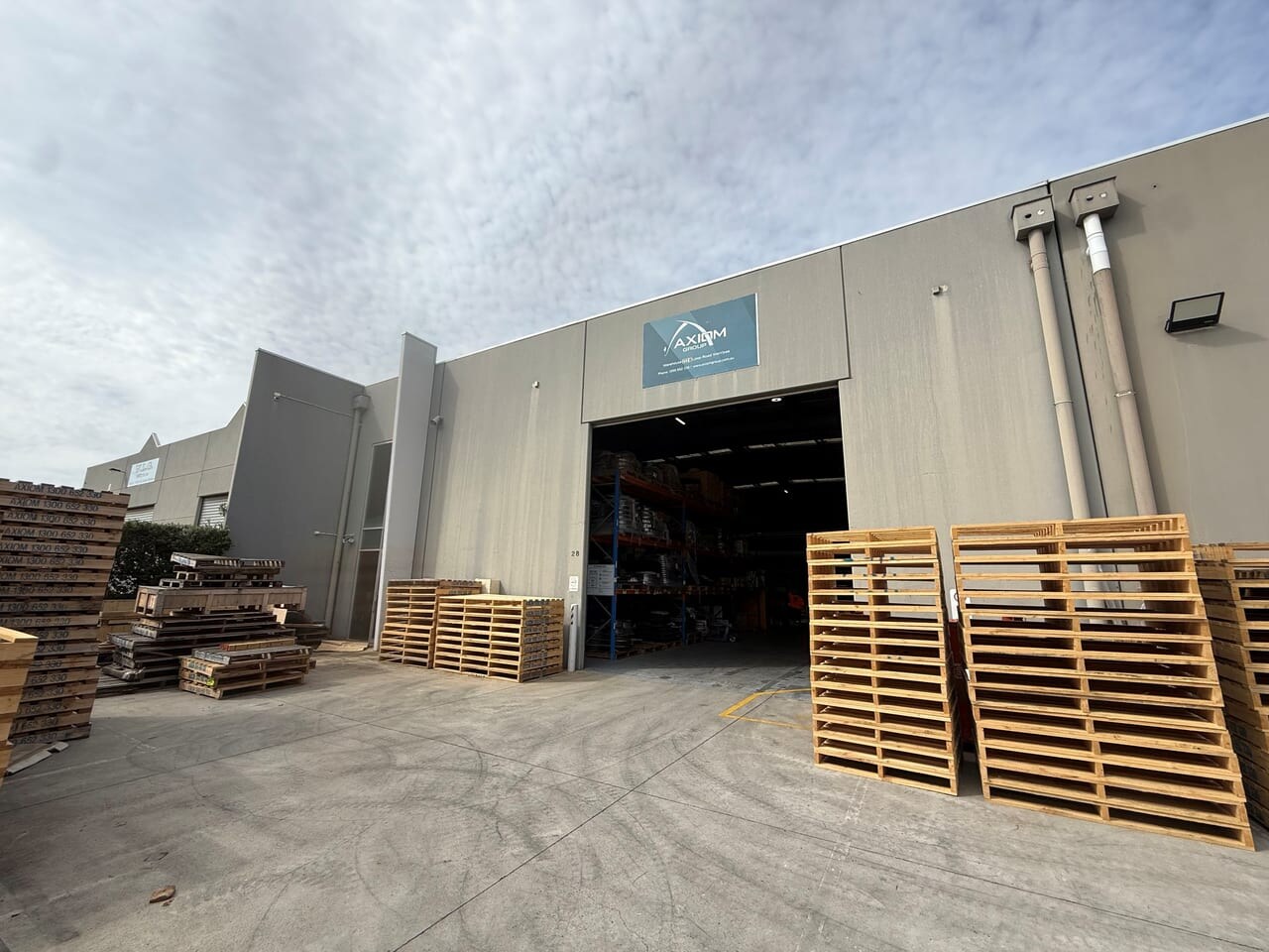 28 Loop Rd, Werribee for lease Primary Photo- Image 1 of 2