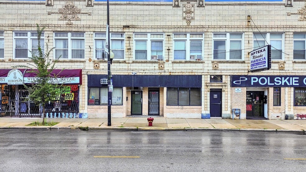 3025 N Milwaukee Ave, Chicago, IL for lease - Building Photo - Image 3 of 9