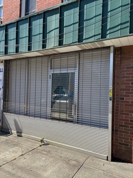 583 E Main St, Bridgeport, CT for lease - Building Photo - Image 2 of 2