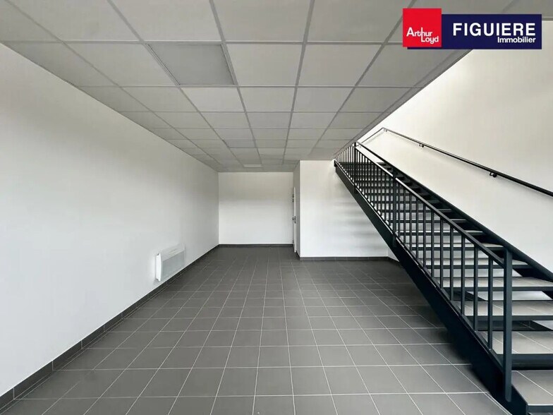 Flex in Rousset for sale - Interior Photo - Image 2 of 14