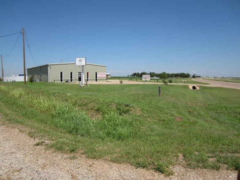 1724 I27BL, Hale Center, TX 79041