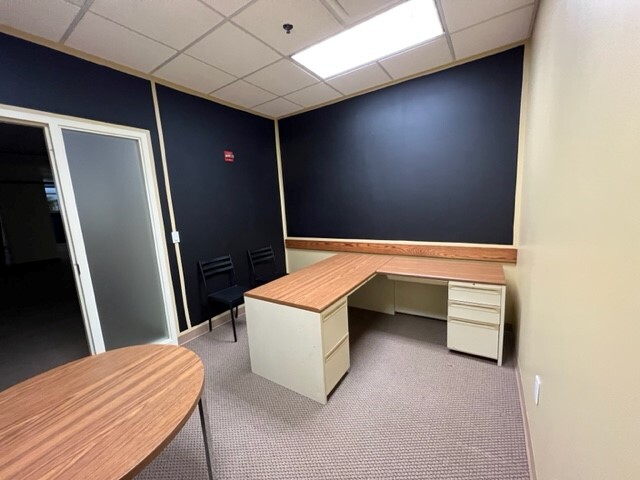 100 Lincoln Sq, Urbana, IL for lease Interior Photo- Image 1 of 7