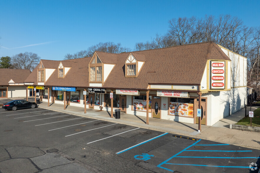 1350-1370 Deer Park Ave, North Babylon, NY for sale - Primary Photo - Image 1 of 1