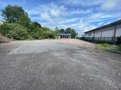 London Rd, Amesbury for lease - Building Photo - Image 3 of 17