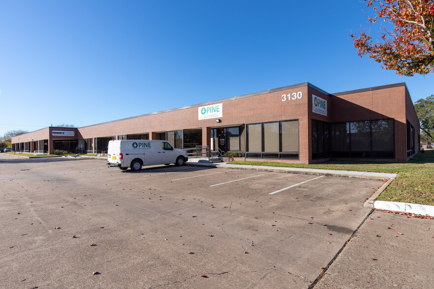 3130 Rogerdale Rd, Houston, TX for lease - Building Photo - Image 3 of 5