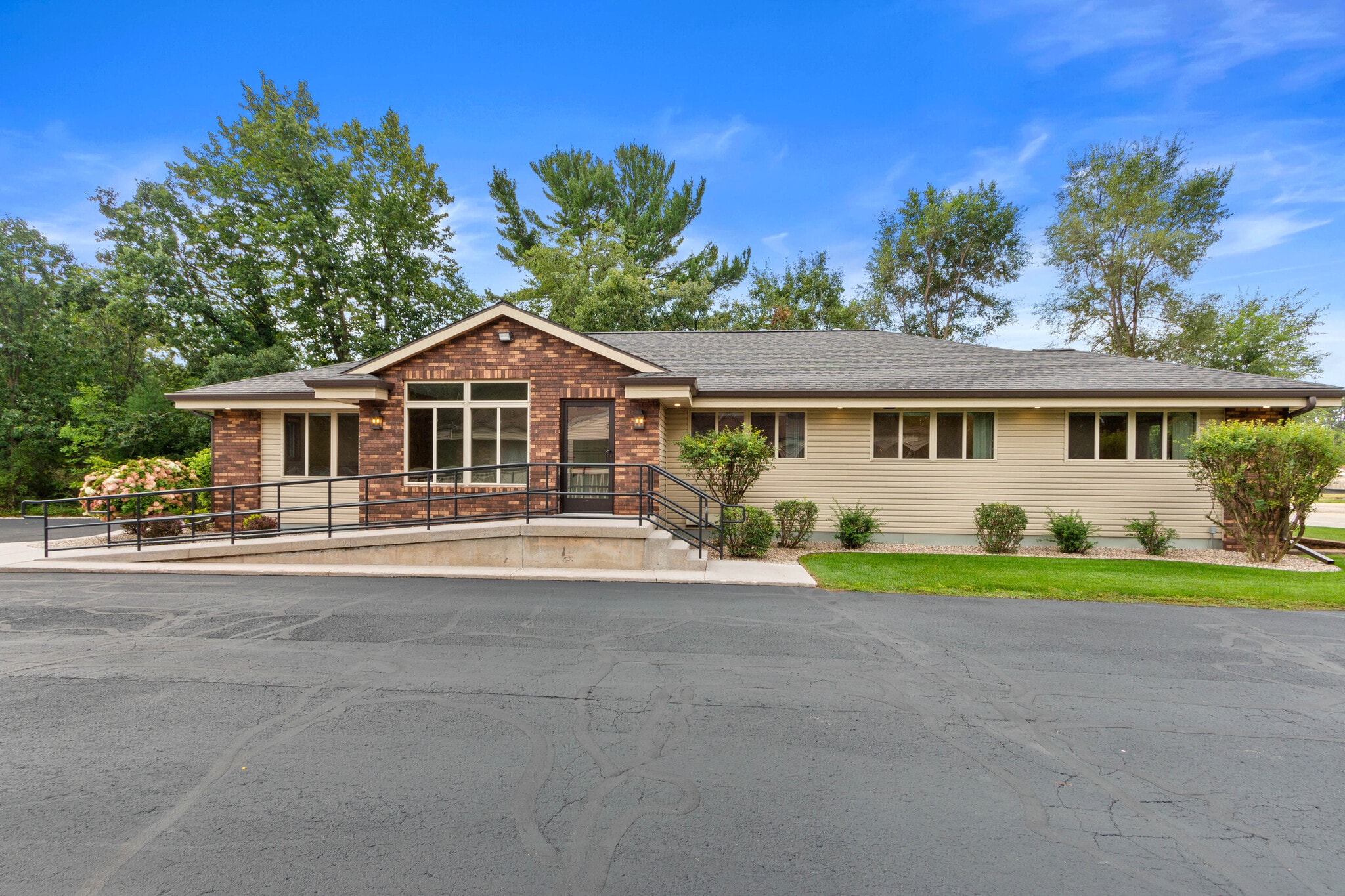 3210 Post Rd, Stevens Point, WI for lease Interior Photo- Image 1 of 21