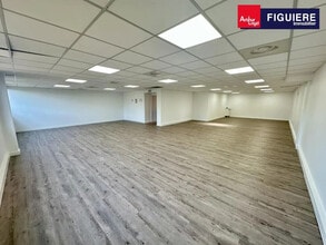 511 Route De La Seds, Vitrolles for lease Interior Photo- Image 1 of 4