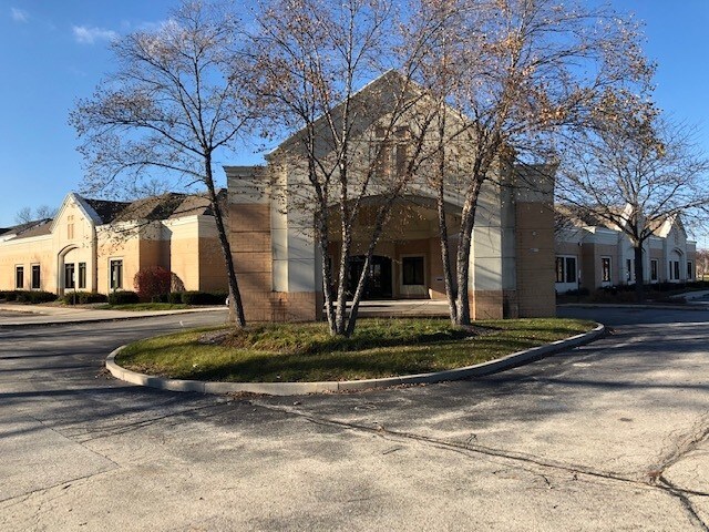 9233 N Green Bay Rd, Glendale, WI for sale Primary Photo- Image 1 of 1