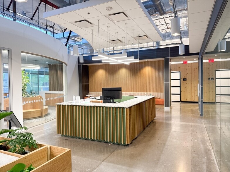 4750 S 44th Pl, Phoenix, AZ for lease - Building Photo - Image 2 of 20