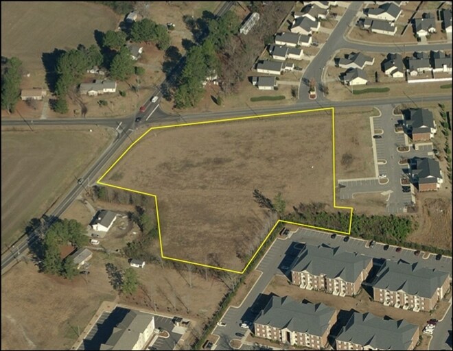 3025 E MacGregor Downs Rd, Greenville, NC 27834