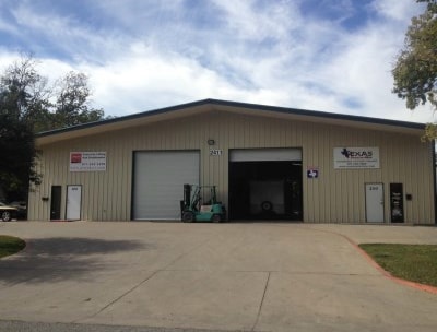 2411 Thomas Rd, Haltom City, TX for lease Building Photo- Image 1 of 2