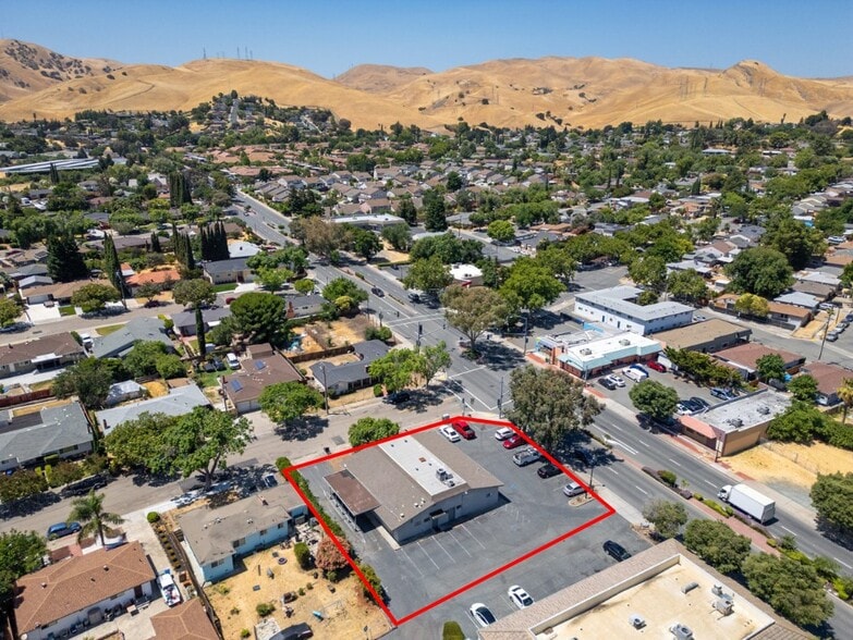 4015 Railroad Ave, Pittsburg, CA for sale - Building Photo - Image 2 of 35