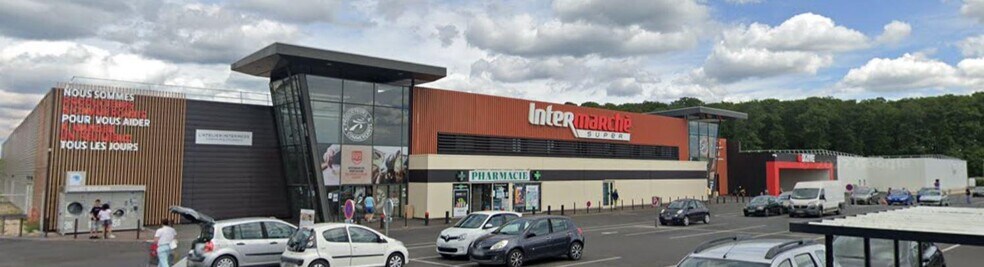 Retail in Vierzon for lease - Building Photo - Image 1 of 3