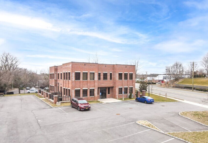 263-265 Indian Head Rd, Kings Park, NY for sale - Building Photo - Image 1 of 1