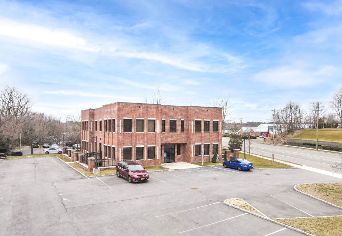 263-265 Indian Head Rd, Kings Park, NY for sale Building Photo- Image 1 of 1