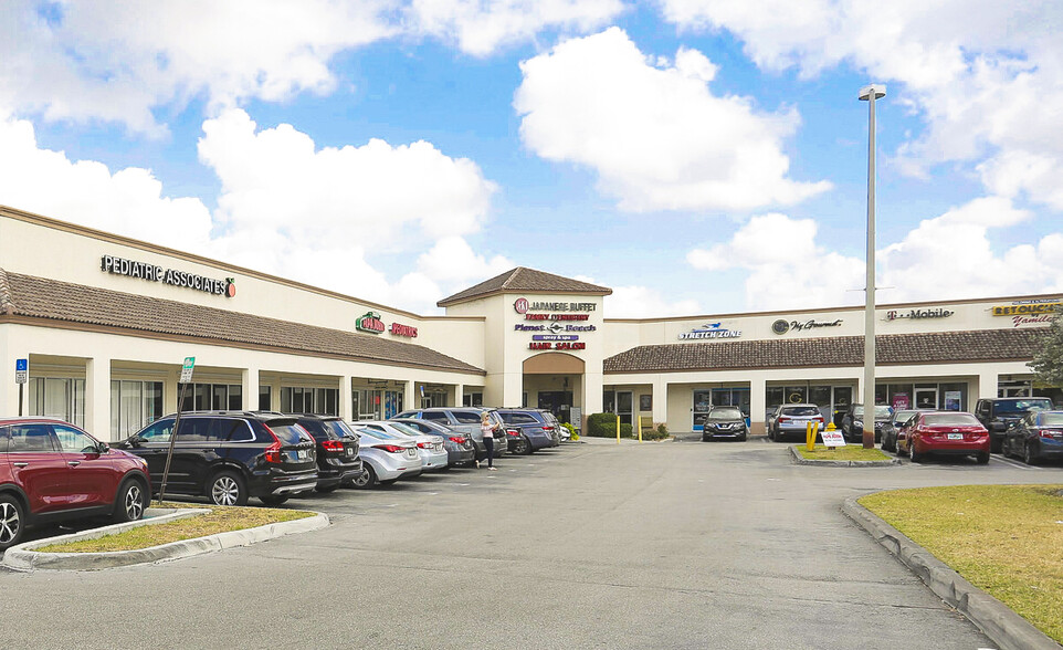 9525-9655 Doral Blvd, Miami, FL for lease - Building Photo - Image 2 of 13