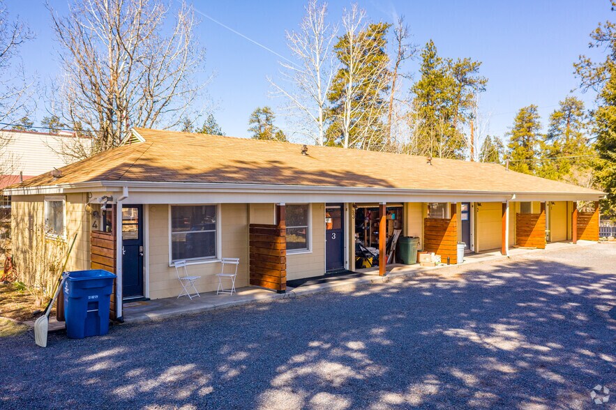 511 W Cascade Ave, Sisters, OR for sale - Primary Photo - Image 1 of 1