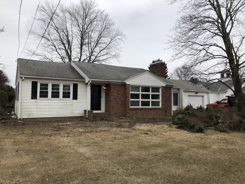 185 Russell St, Hadley, MA for sale - Primary Photo - Image 1 of 1