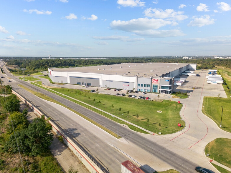 2003 MacArthur Blvd, Grand Prairie, TX for lease - Building Photo - Image 1 of 7