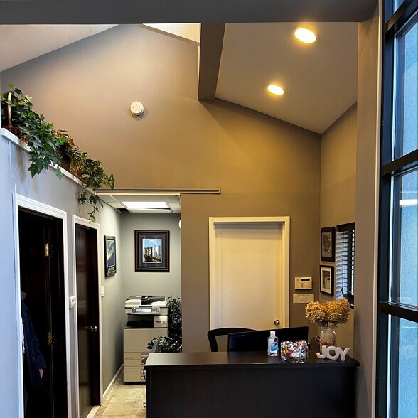 866 W Jericho Tpke, Huntington, NY 11743 Office for Sale