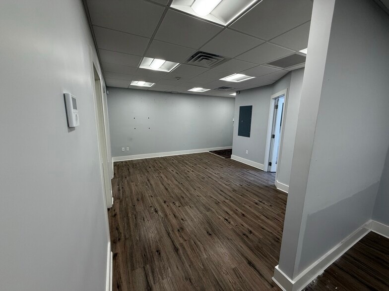 10 Julia Ln, Cold Spring, NY for lease - Building Photo - Image 3 of 15