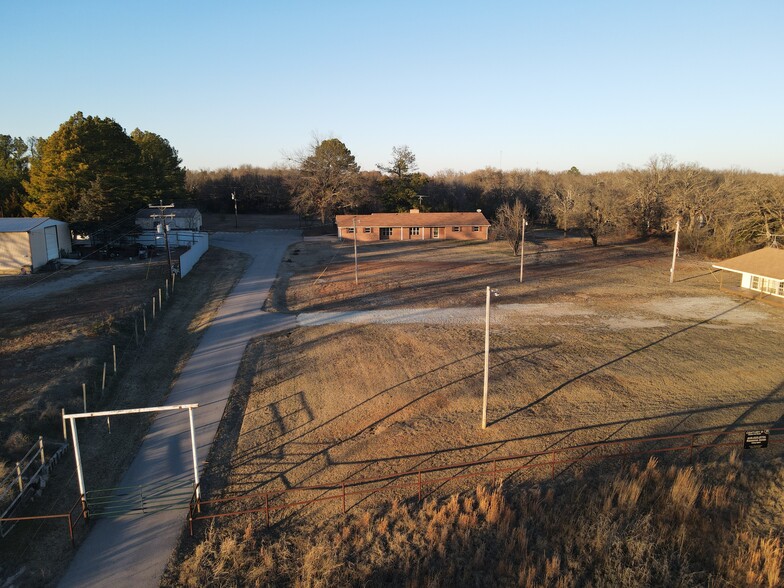 1707 W Walnut St, Tecumseh, OK for sale - Building Photo - Image 3 of 21