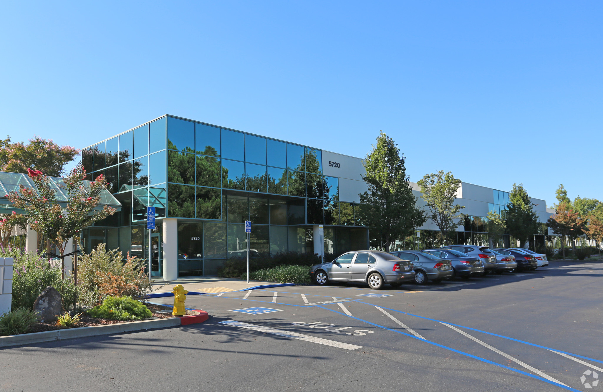 5720 Stoneridge Dr, Pleasanton, CA for lease Primary Photo- Image 1 of 6