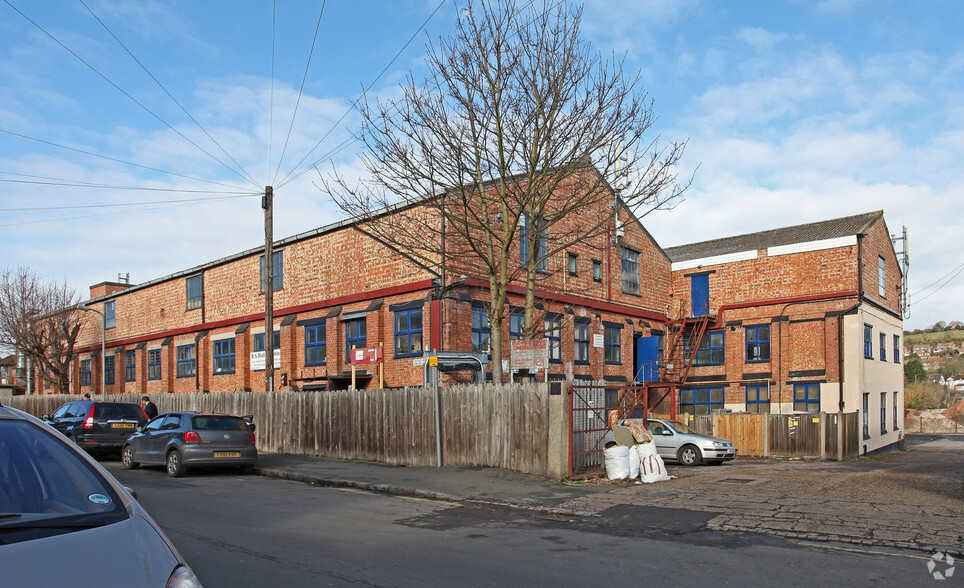 Abercromby Av, High Wycombe for lease - Primary Photo - Image 1 of 6