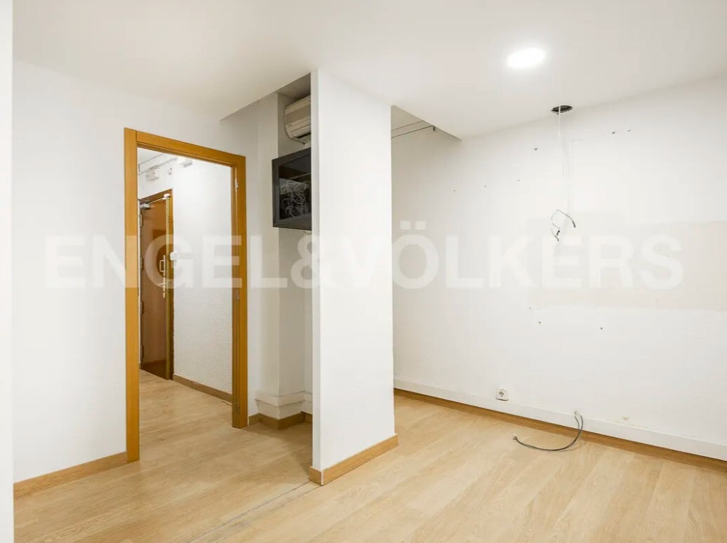 Barcelona, BAR 08024 - Unit 1 -  - Interior Photo - Image 1 of 5