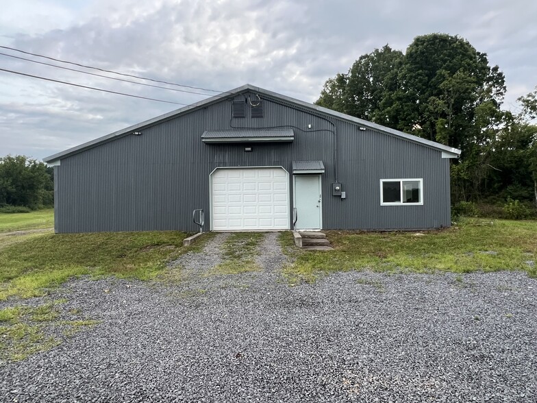 27 Robinson Rd, Clinton, NY for lease - Building Photo - Image 1 of 13