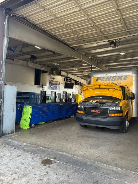 6890 Bert Kouns Industrial Loop, Shreveport, LA for lease - Building Photo - Image 2 of 11