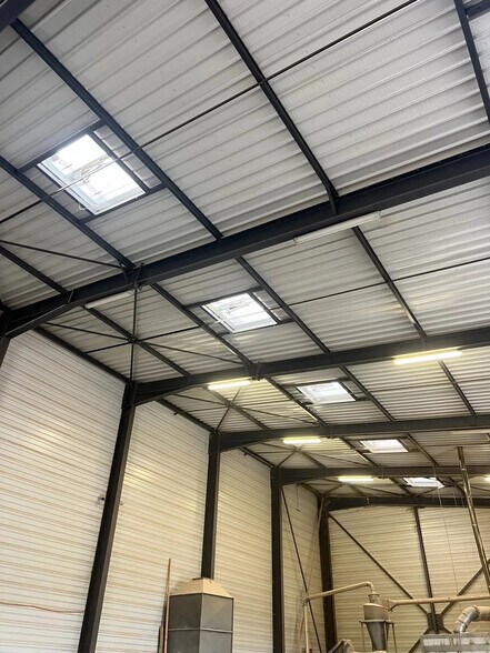 Flex in Roche-la-Molière for lease - Interior Photo - Image 3 of 10