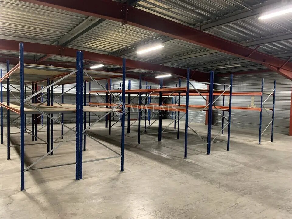 Industrial in  for lease Interior Photo- Image 1 of 4