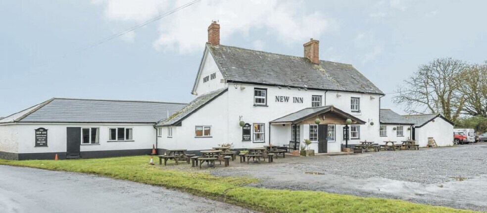 Broadclyst, Broadclyst for sale - Primary Photo - Image 1 of 1