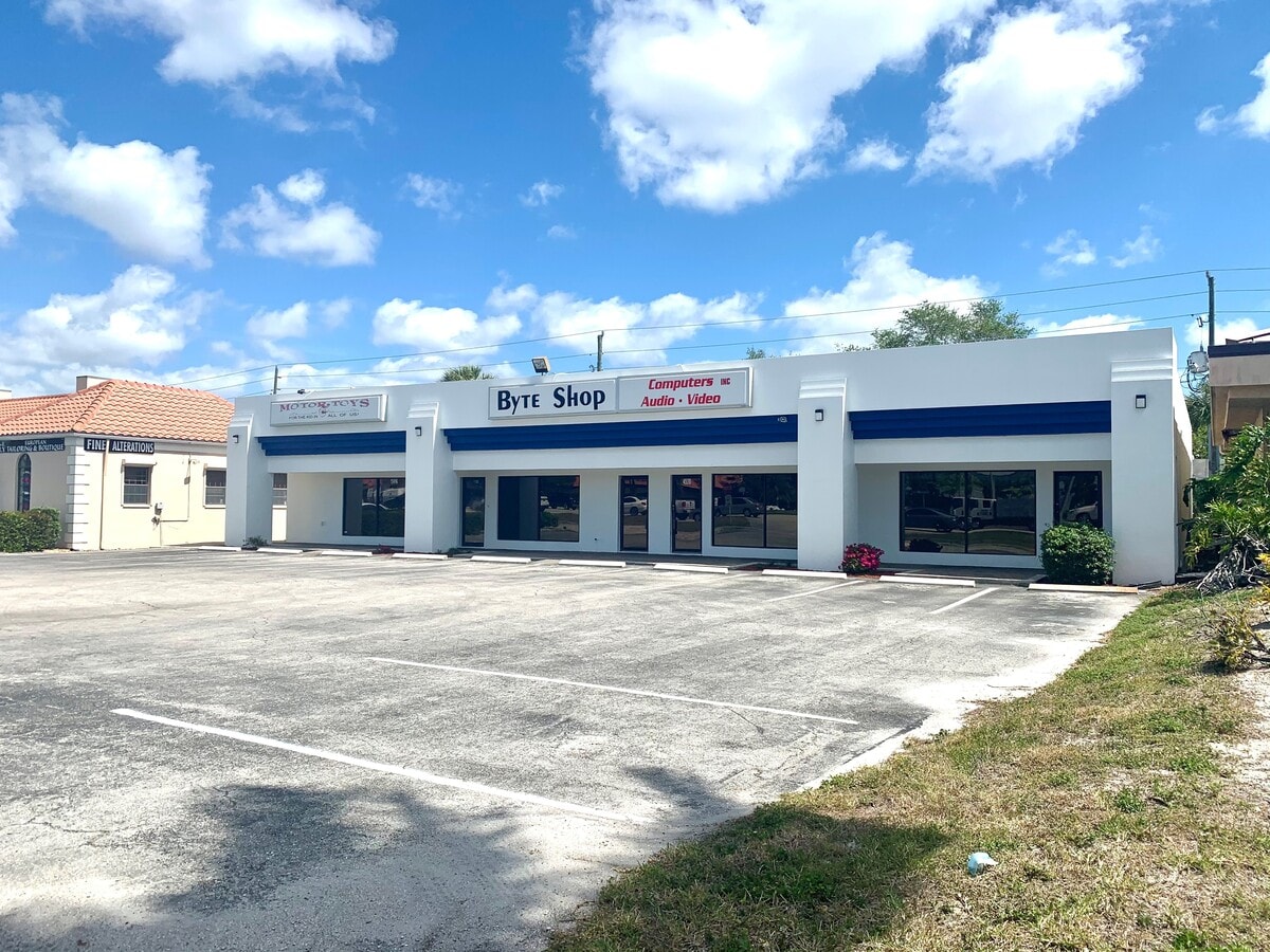 4520 Tamiami Trl N Naples Fl 34103 Retail For Lease Loopnet Com